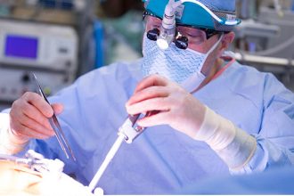 جراحة الصمام الميترالي من فتحة جانبية