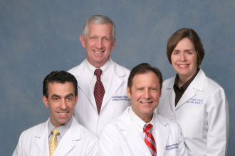 الفرق بين طبيب القلب وجراح القلب